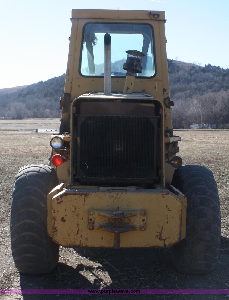 image for item F2867 1973 Allis Chalmers 605B wheel loader
