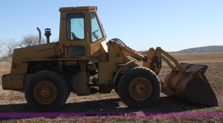 image for item F2867 1973 Allis Chalmers 605B wheel loader