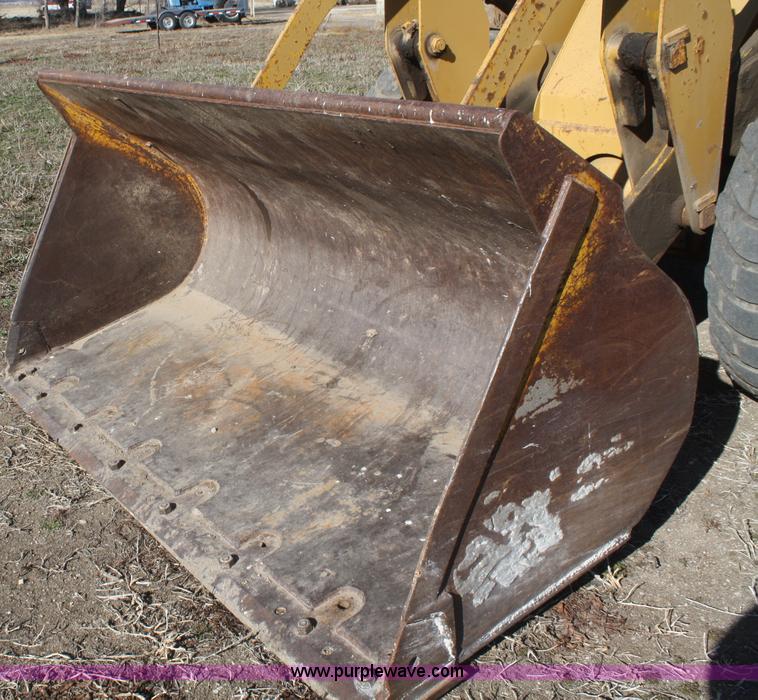 image for item F2867 1973 Allis Chalmers 605B wheel loader