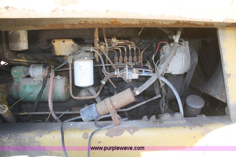 image for item F2867 1973 Allis Chalmers 605B wheel loader