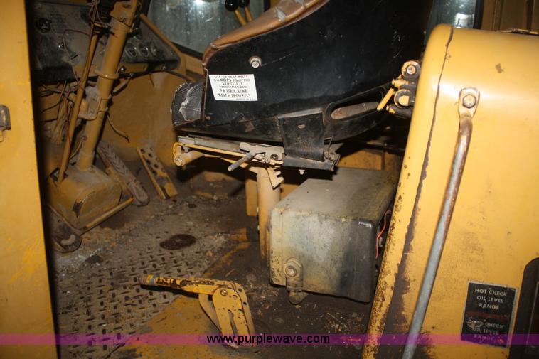 image for item F2867 1973 Allis Chalmers 605B wheel loader