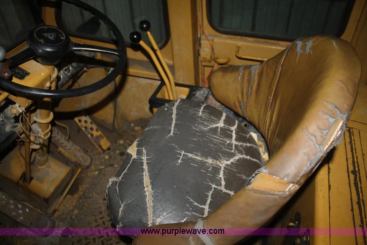 image for item F2867 1973 Allis Chalmers 605B wheel loader