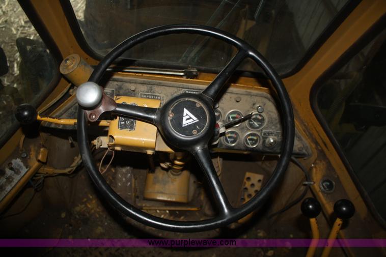 image for item F2867 1973 Allis Chalmers 605B wheel loader