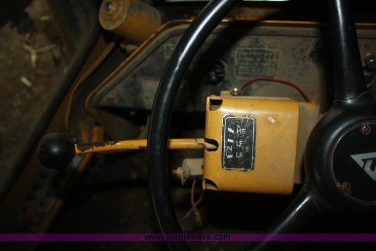 image for item F2867 1973 Allis Chalmers 605B wheel loader