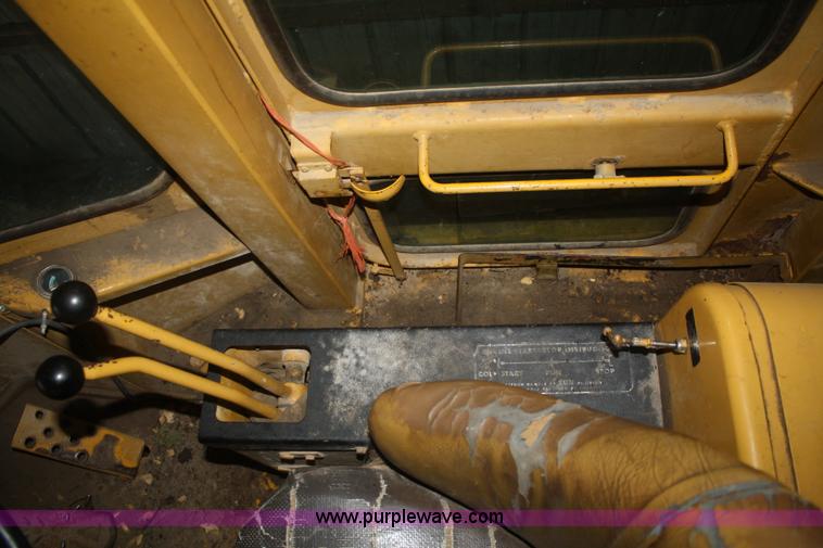 image for item F2867 1973 Allis Chalmers 605B wheel loader