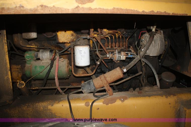 image for item F2867 1973 Allis Chalmers 605B wheel loader