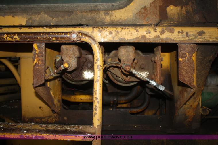 image for item F2867 1973 Allis Chalmers 605B wheel loader