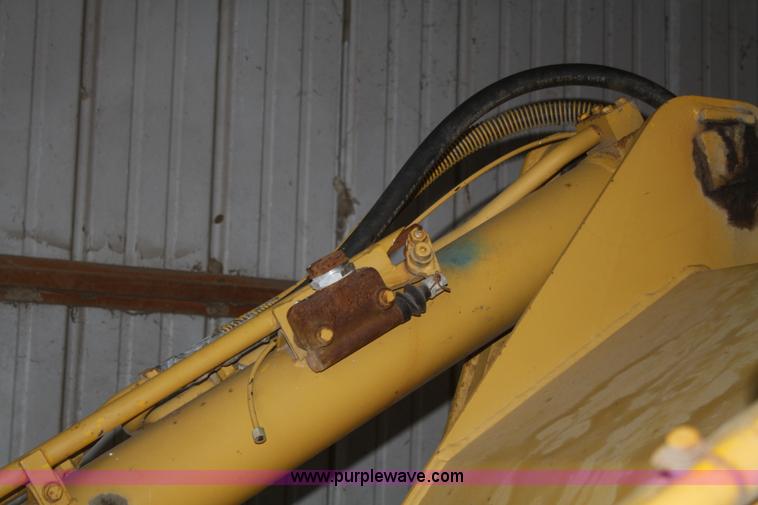 image for item F2867 1973 Allis Chalmers 605B wheel loader