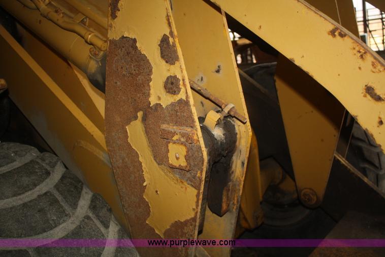 image for item F2867 1973 Allis Chalmers 605B wheel loader