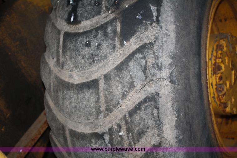 image for item F2867 1973 Allis Chalmers 605B wheel loader