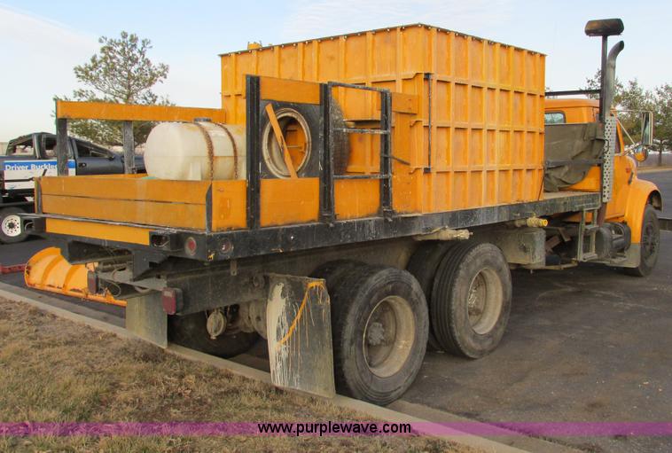 image for item F4169 1992 International 4900 flatbed/paint nurse truck