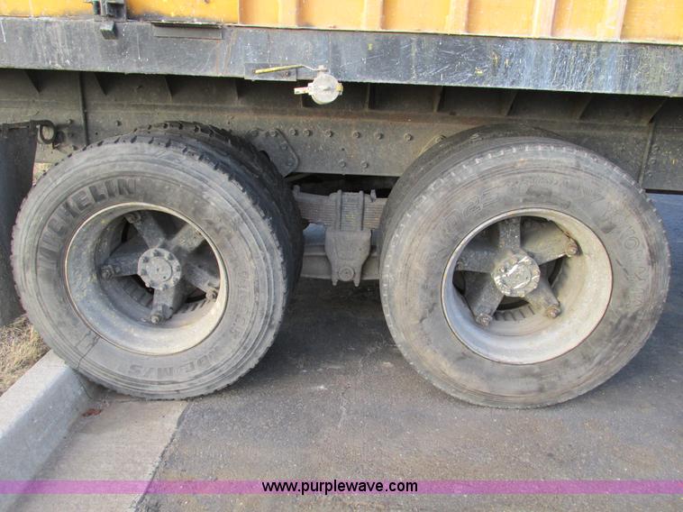 image for item F4169 1992 International 4900 flatbed/paint nurse truck