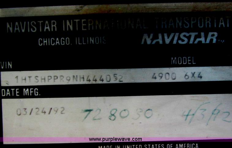 image for item F4169 1992 International 4900 flatbed/paint nurse truck