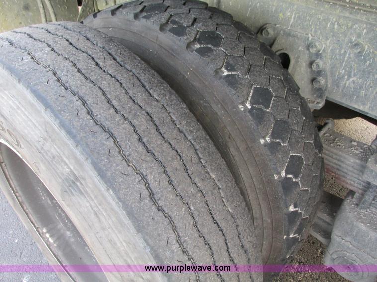 image for item F4170 1998 International 4900 flatbed/paint nurse truck