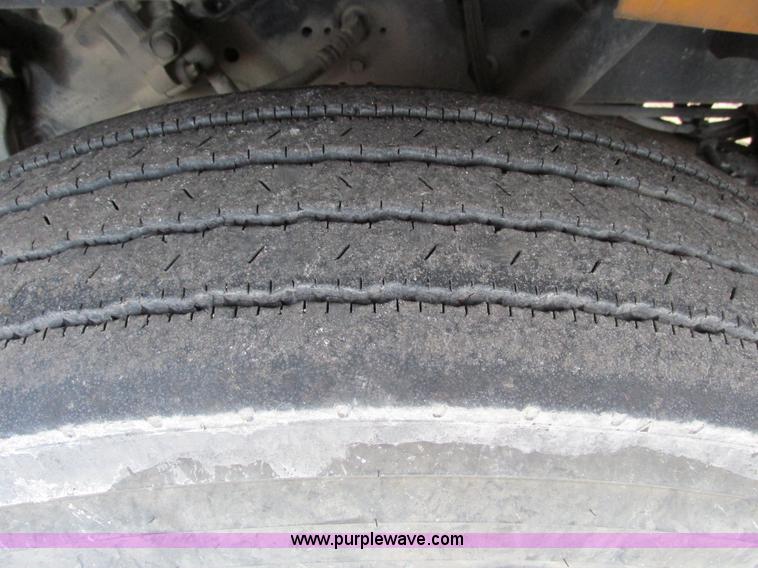 image for item F4170 1998 International 4900 flatbed/paint nurse truck