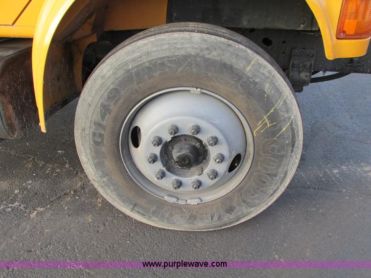 image for item F4170 1998 International 4900 flatbed/paint nurse truck