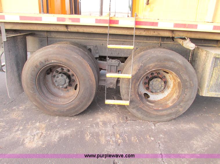 image for item F4170 1998 International 4900 flatbed/paint nurse truck