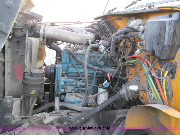 image for item F4170 1998 International 4900 flatbed/paint nurse truck