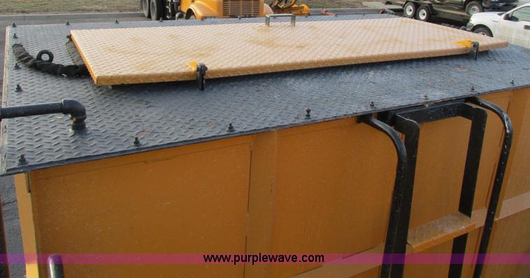 image for item F4170 1998 International 4900 flatbed/paint nurse truck