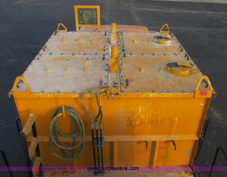 image for item F4170 1998 International 4900 flatbed/paint nurse truck