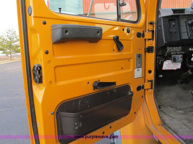 image for item F4170 1998 International 4900 flatbed/paint nurse truck