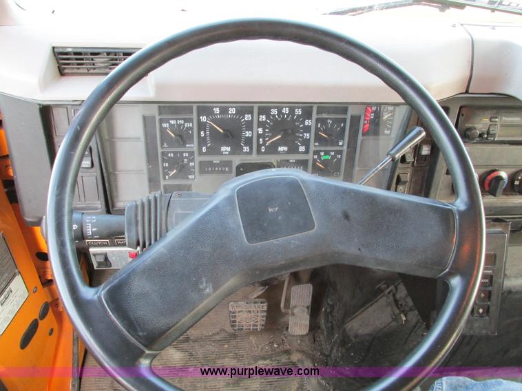 image for item F4170 1998 International 4900 flatbed/paint nurse truck