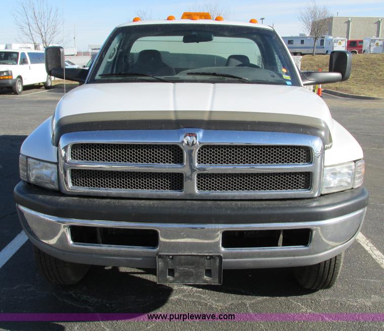 image for item F4174 2001 Dodge Ram 3500 service truck