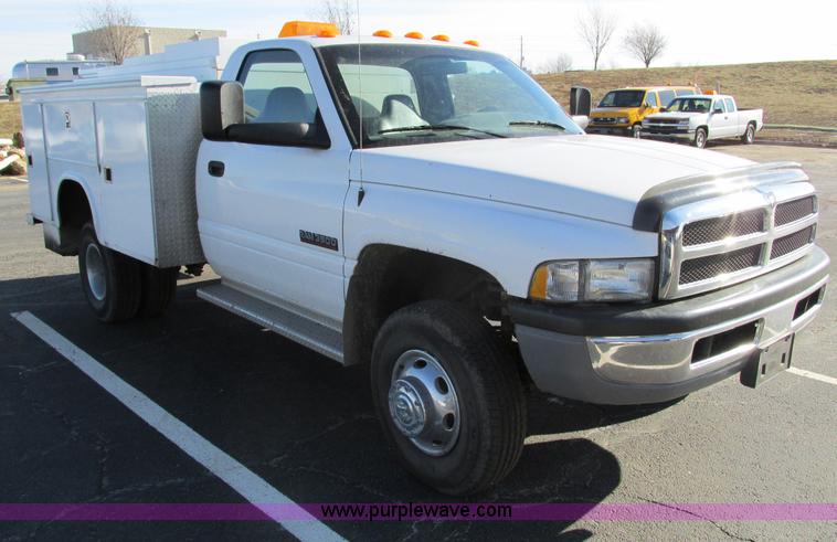 image for item F4174 2001 Dodge Ram 3500 service truck