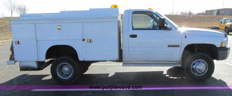 image for item F4174 2001 Dodge Ram 3500 service truck