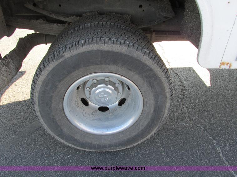 image for item F4174 2001 Dodge Ram 3500 service truck