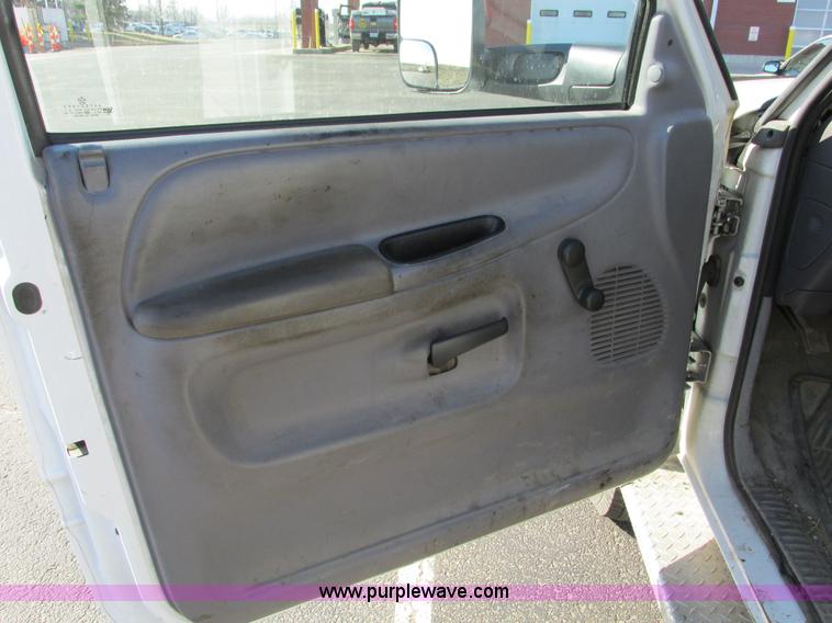 image for item F4174 2001 Dodge Ram 3500 service truck