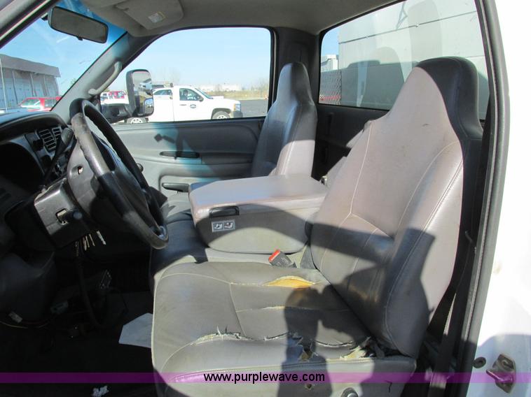 image for item F4174 2001 Dodge Ram 3500 service truck