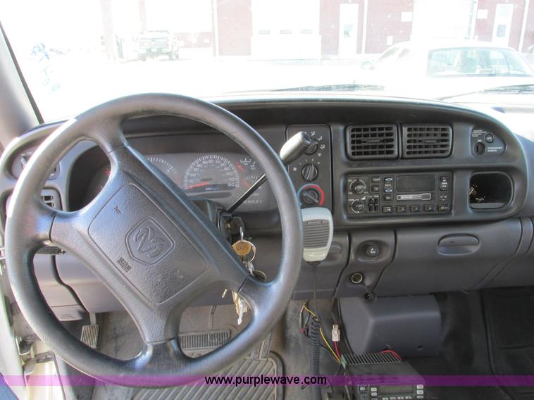 image for item F4174 2001 Dodge Ram 3500 service truck