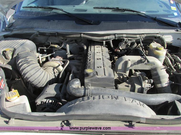 image for item F4174 2001 Dodge Ram 3500 service truck