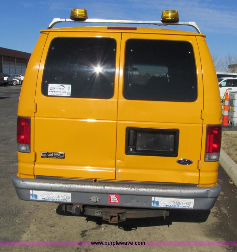 image for item F4175 2002 Ford Econoline E350 van