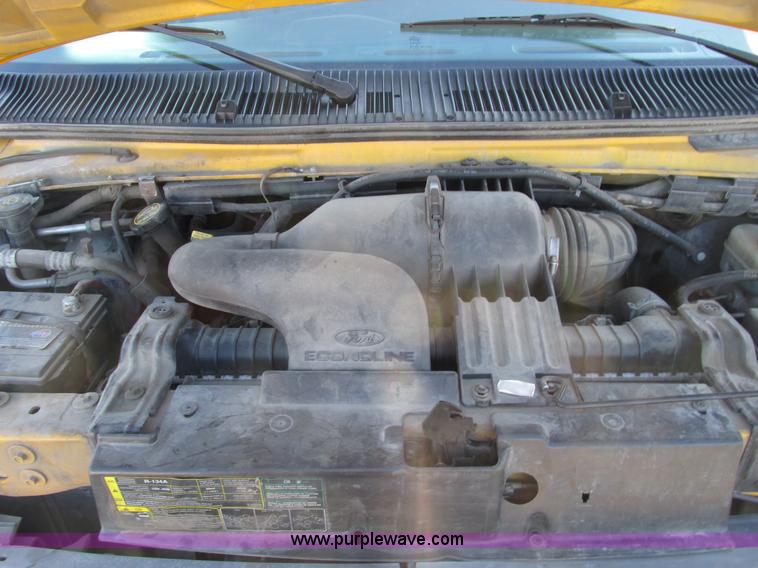 image for item F4175 2002 Ford Econoline E350 van