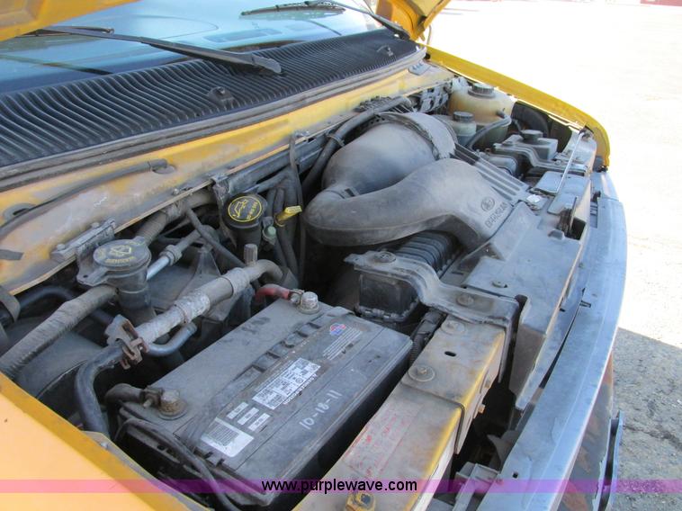 image for item F4175 2002 Ford Econoline E350 van