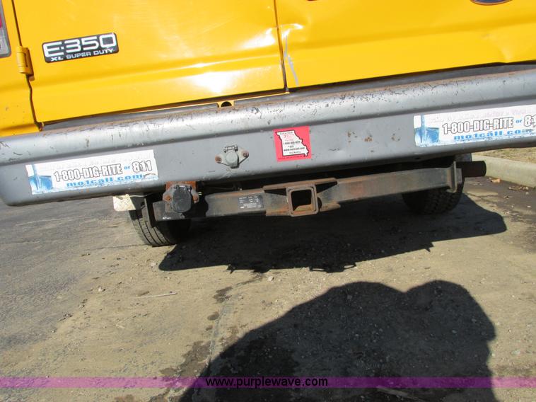 image for item F4175 2002 Ford Econoline E350 van