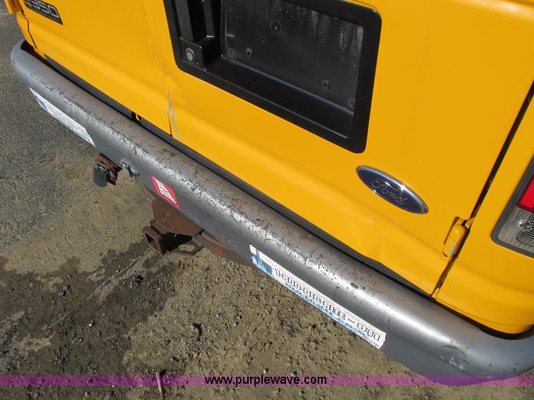 image for item F4175 2002 Ford Econoline E350 van