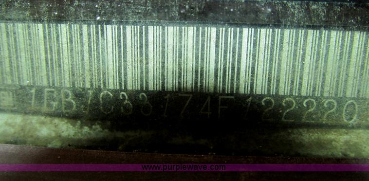 image for item F4179 2004 Chevrolet Silverado 3500 Crew Cab flatbed pickup truck