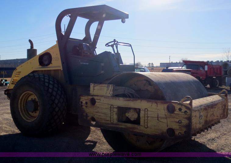 image for item F6561 2004 Bomag BW211D-3 vibratory smooth drum roller