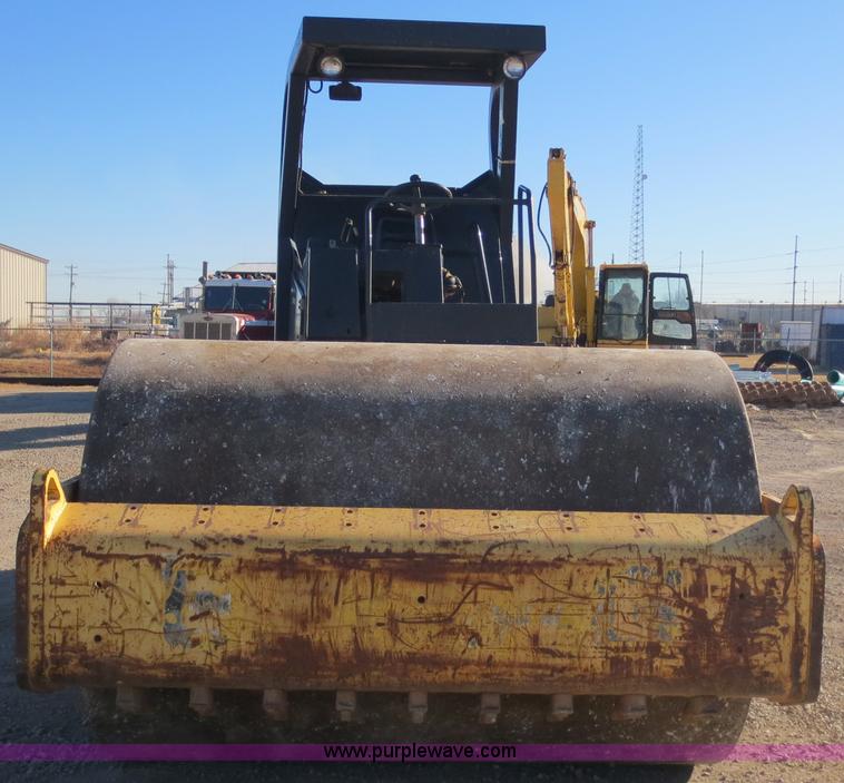 image for item F6561 2004 Bomag BW211D-3 vibratory smooth drum roller