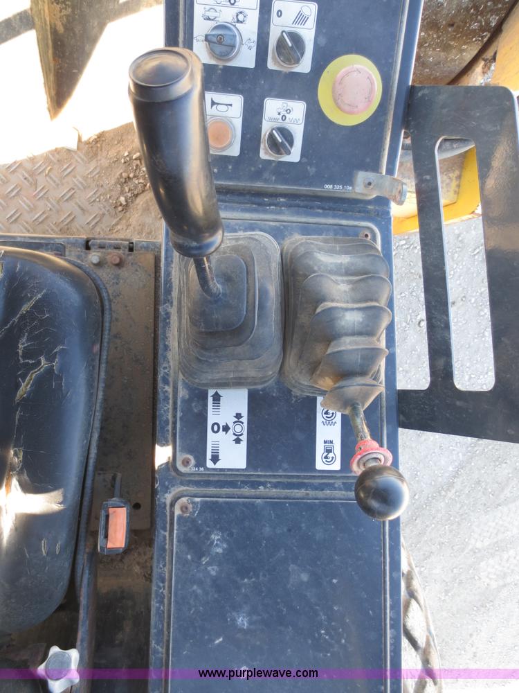 image for item F6561 2004 Bomag BW211D-3 vibratory smooth drum roller