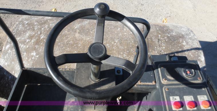 image for item F6561 2004 Bomag BW211D-3 vibratory smooth drum roller