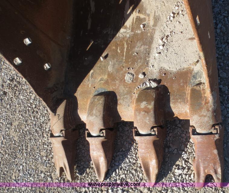 image for item F6562 2000 Komatsu PC270LC-6L excavator