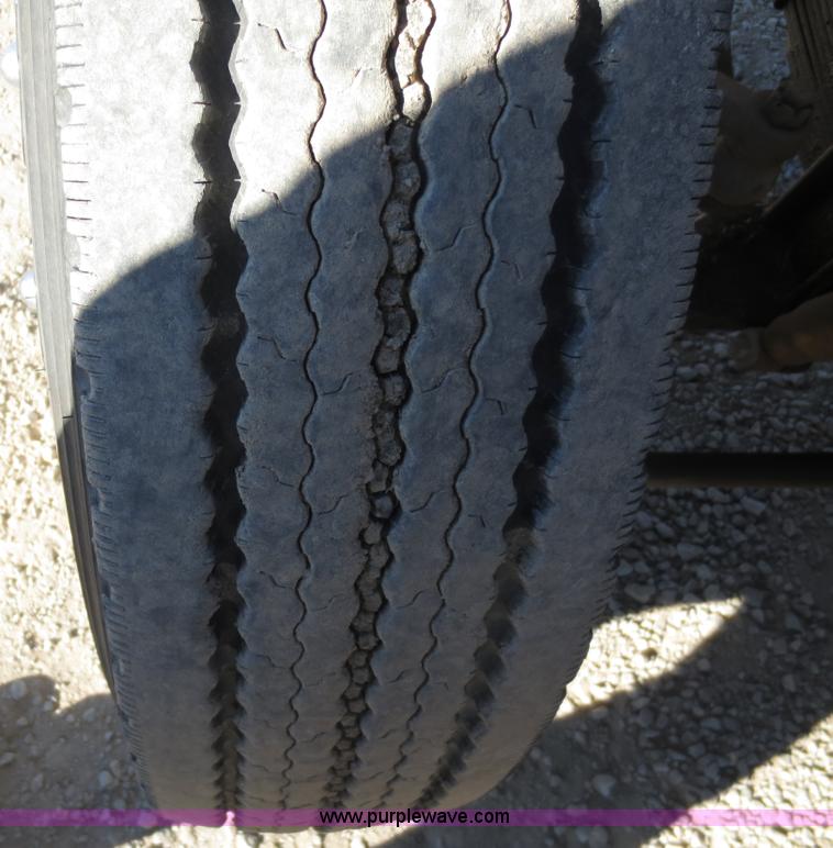 image for item F6563 1982 Ford LTL9000 dump truck