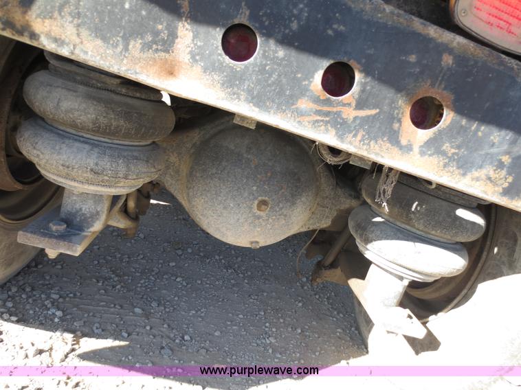 image for item F6563 1982 Ford LTL9000 dump truck