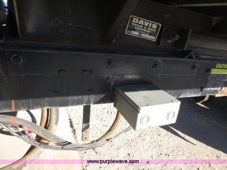 image for item F6563 1982 Ford LTL9000 dump truck