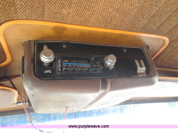 image for item F6563 1982 Ford LTL9000 dump truck