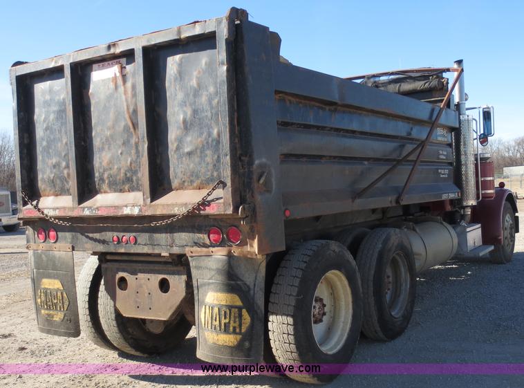 image for item F6564 1986 Peterbilt 359 dump truck
